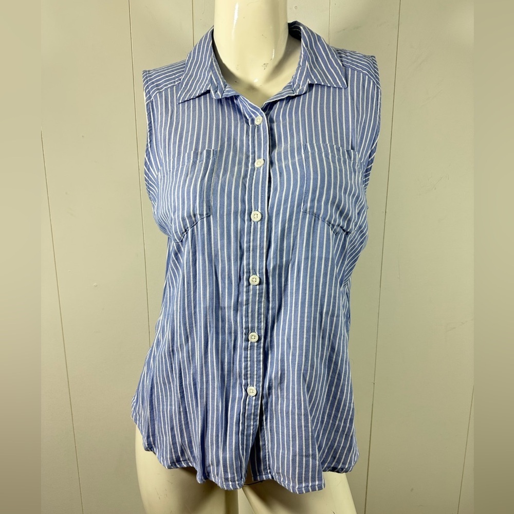NEW So Womens Button Up Shirt Sz L Juniors Sleeveless Casual Soft Comfort Casual